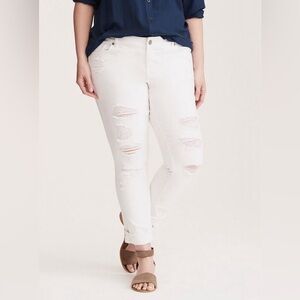 Torrid Boyfriend Jean - Distressed White Wash